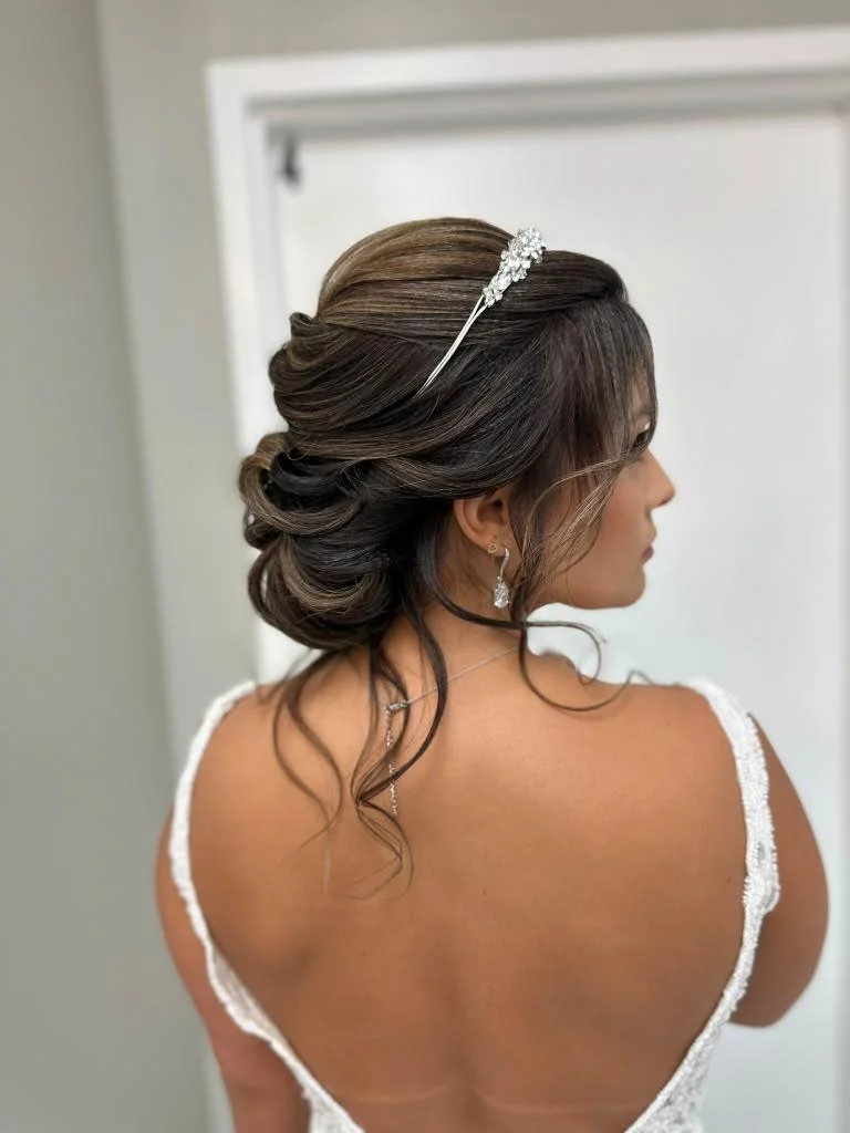Updos by Miriã Cotrim