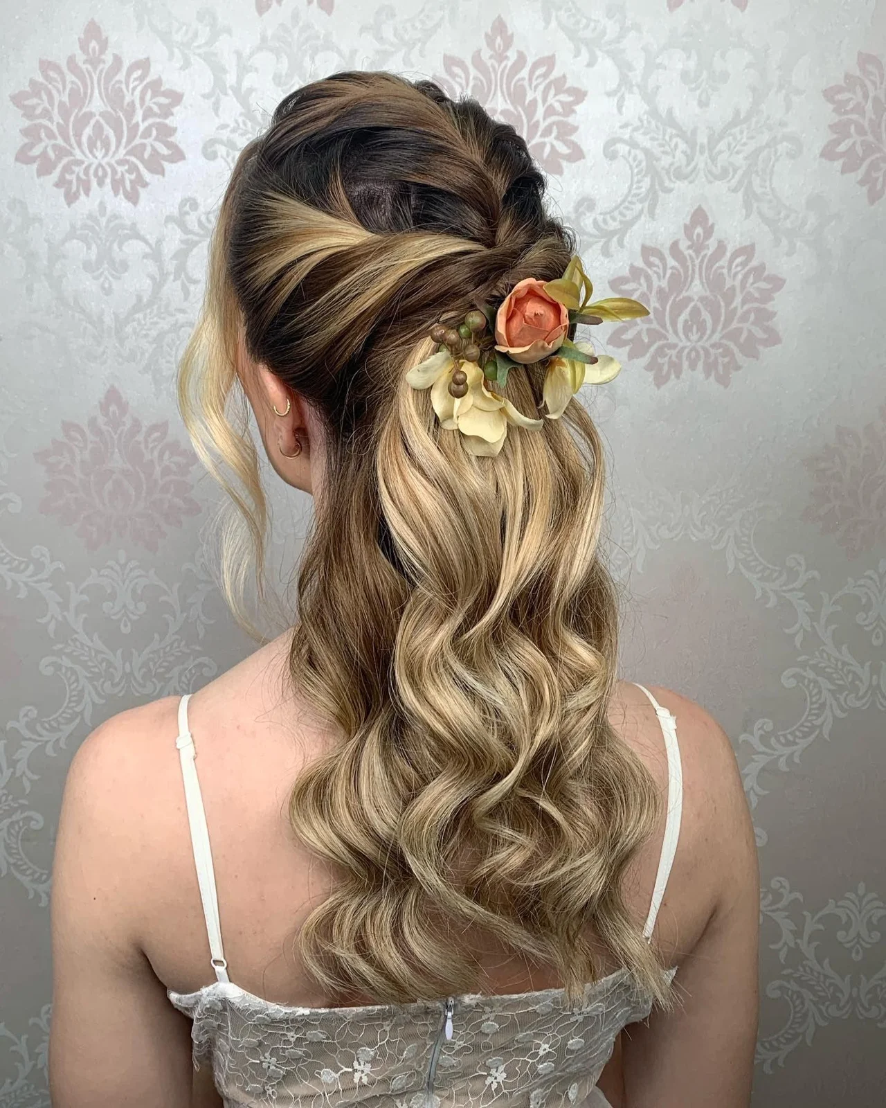 Half-Up Styles by Miriã Cotrim