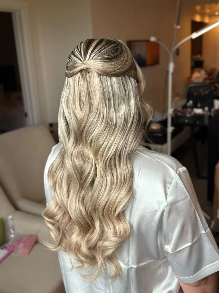 Half-Up Styles by Miriã Cotrim