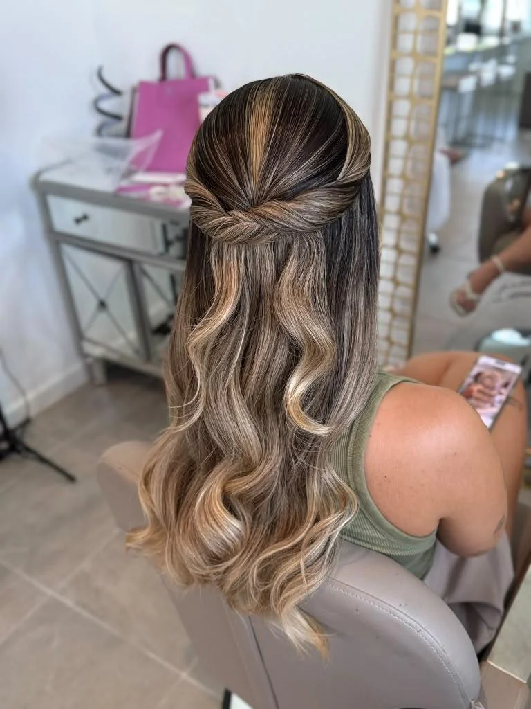 Half-Up Styles by Miriã Cotrim