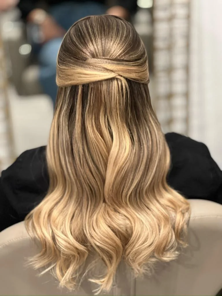 Hair styling by Miriã Cotrim